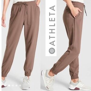 Athleta Metropolis Prima-twill Jogger Pants Mineral Brown Travel Athleisure 10